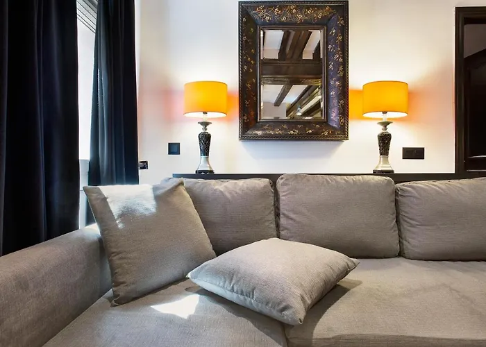 Stay U-Nique Apartments Carretes